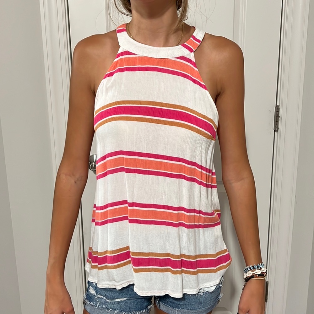 francesca cute shirt. barely worn. perfect condition